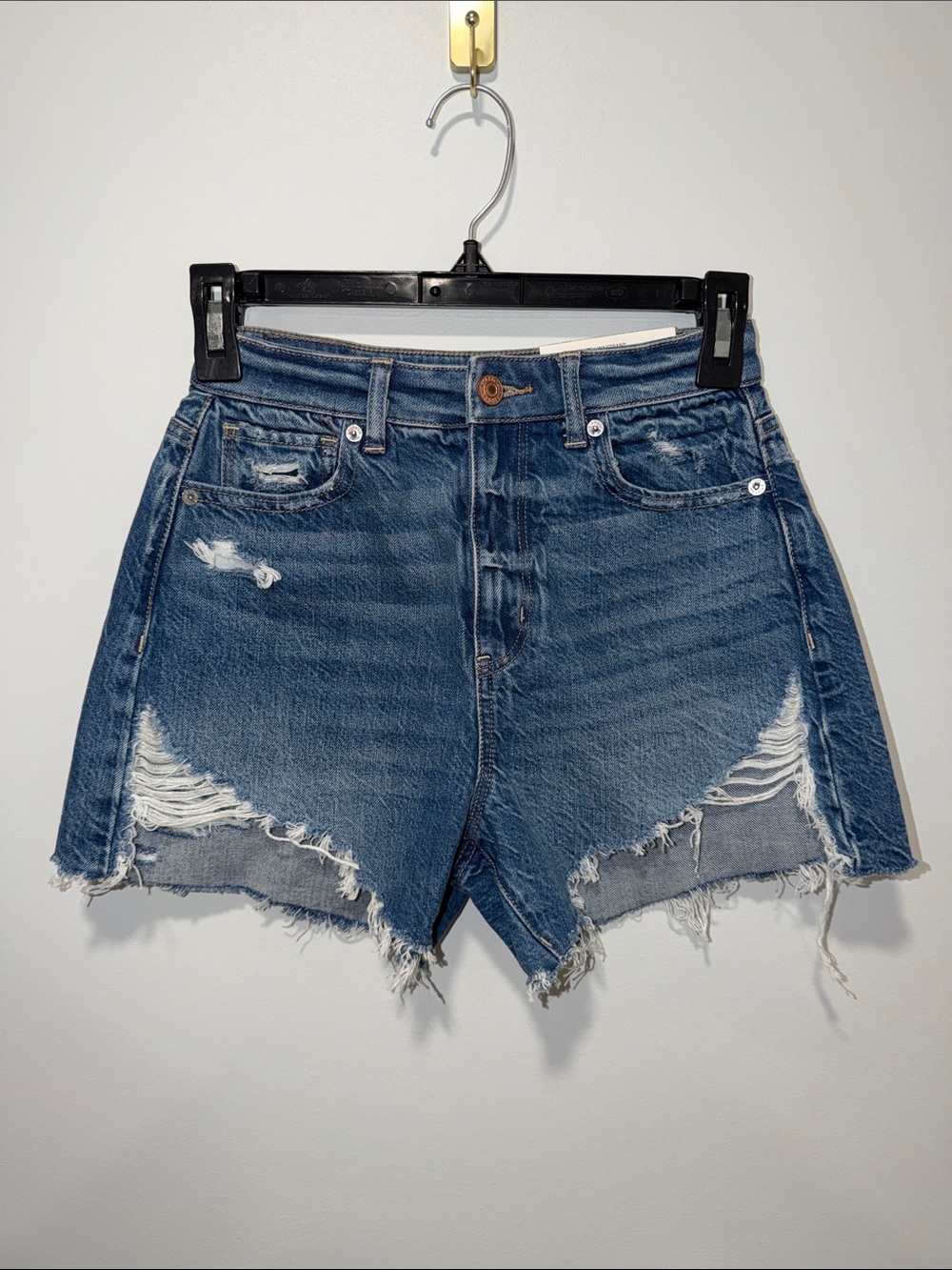 AE 000 23W Highest Rise Mom Comfort Medium Wash Distressed Denim Jean Shorts